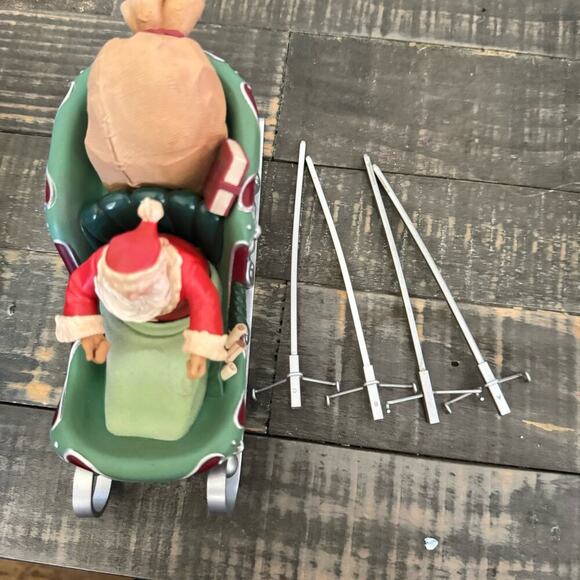 Hallmark Keepsake ~ Santa's Midnight Ride ~ DASH AWAY ALL ~ Table Decoration - Picture 8 of 8